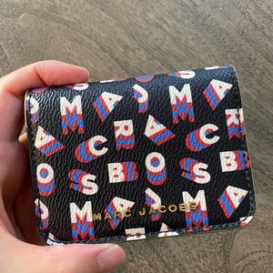 MARC JACOBS FODABLE CARD HOLDER WALLET